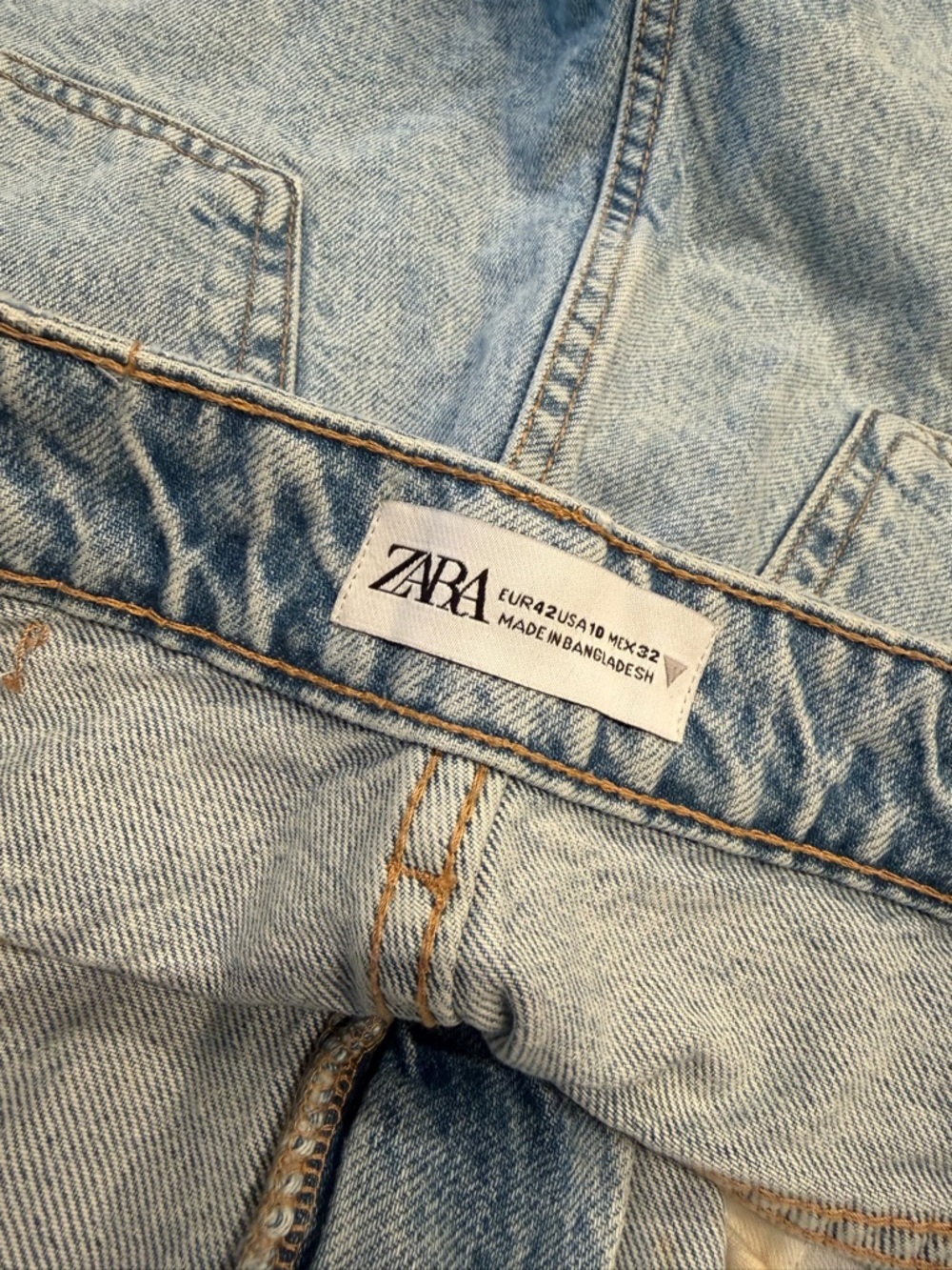 Zara Light Wash High-Rise Denim Shorts - Picture 3 of 3